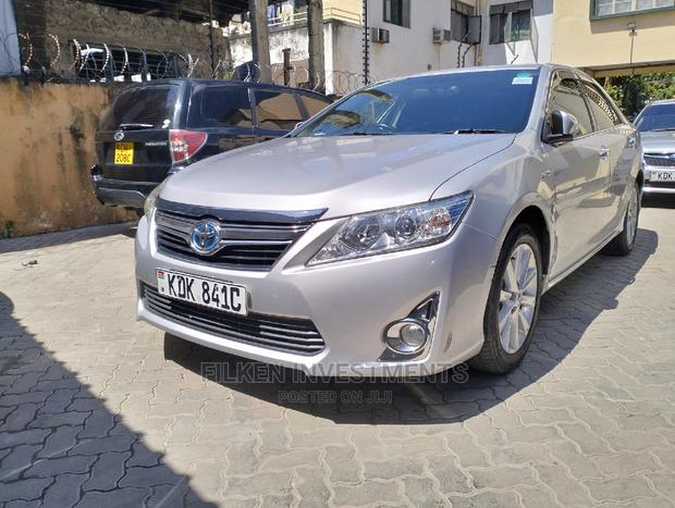 2016 Toyota Camry Silver - Clean Title, Ready to Drive