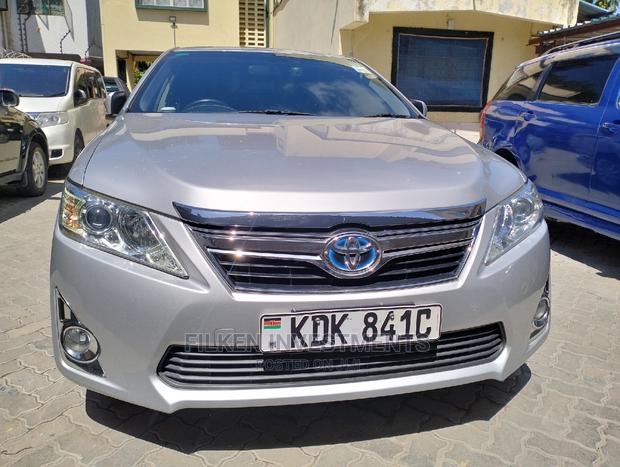 2016 Toyota Camry Silver - Clean Title, Ready to Drive