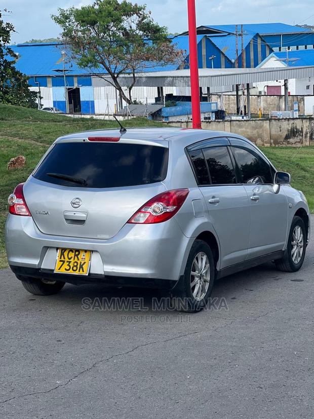 2012 Nissan Tiida 1.5L 16V Silver - Stylish Sedan Perfect for City Driving