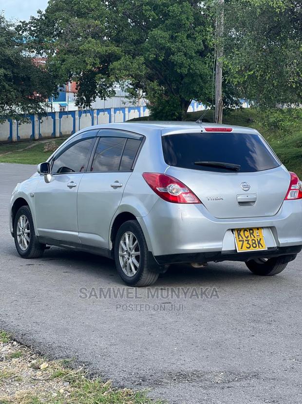 2012 Nissan Tiida 1.5L 16V Silver - Stylish Sedan Perfect for City Driving