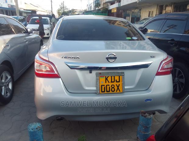 Nissan Teana 2016 Silver: Quality Sedan for Purchase