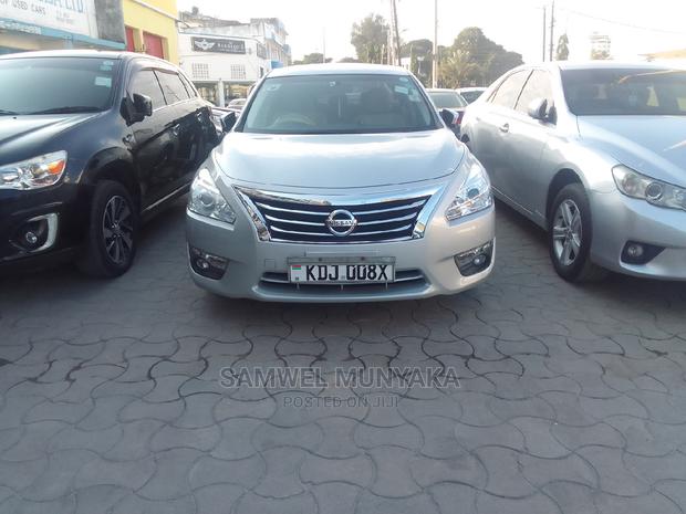 Nissan Teana 2016 Silver: Quality Sedan for Purchase