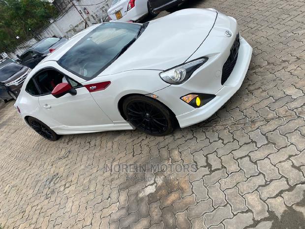 2016 GT86 in White - Ready for Adrenaline-Pumping Driving