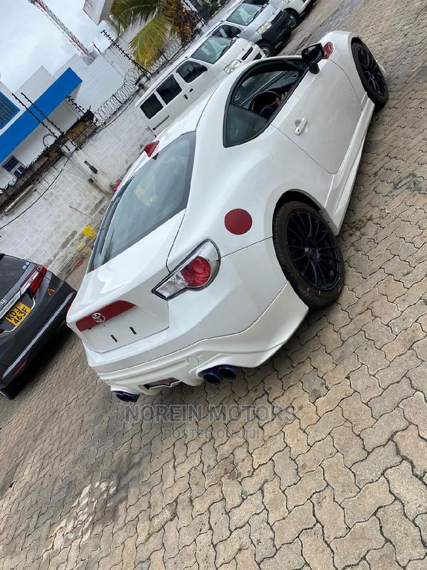 2016 GT86 in White - Ready for Adrenaline-Pumping Driving