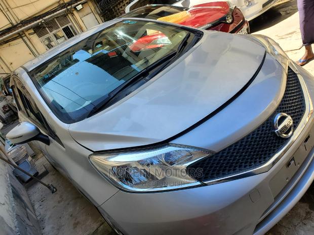 Nissan Note 2016 Off-white: Compact & Eco-friendly