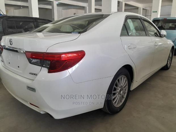 2014 Toyota Mark X White - Luxury Sedan for Sale