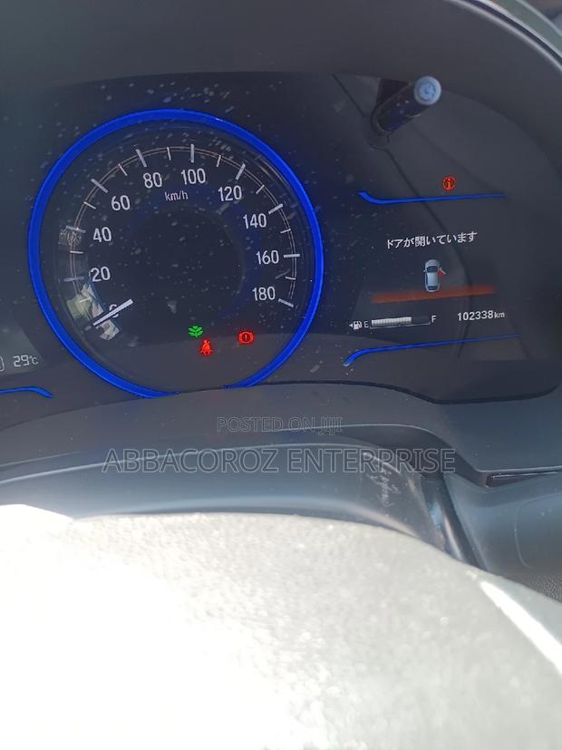 Honda Shuttle 1.5 Hybrid 2WD 2017 Silver
