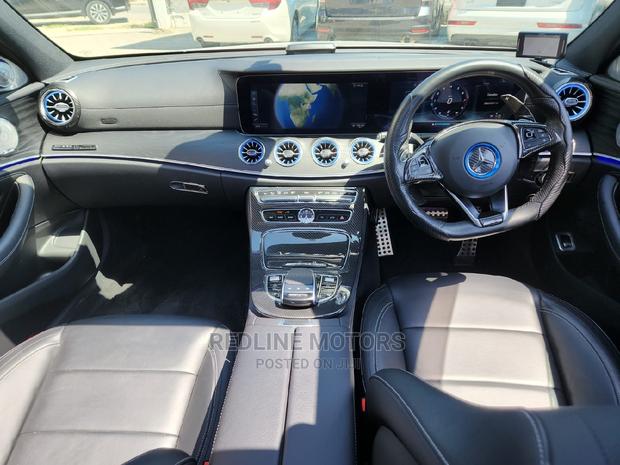 Mercedes-Benz E200 2017 Silver - Excellent Condition