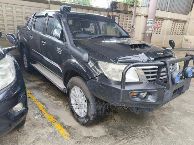 2016 Toyota Hilux SR5 Black HI-RIDER Off-Road