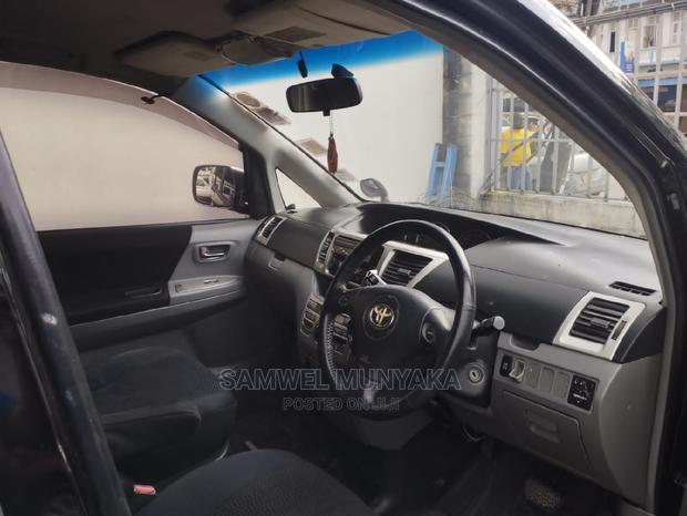 Pre-owned 2010 Toyota Voxy Black - Exceptional Condition!