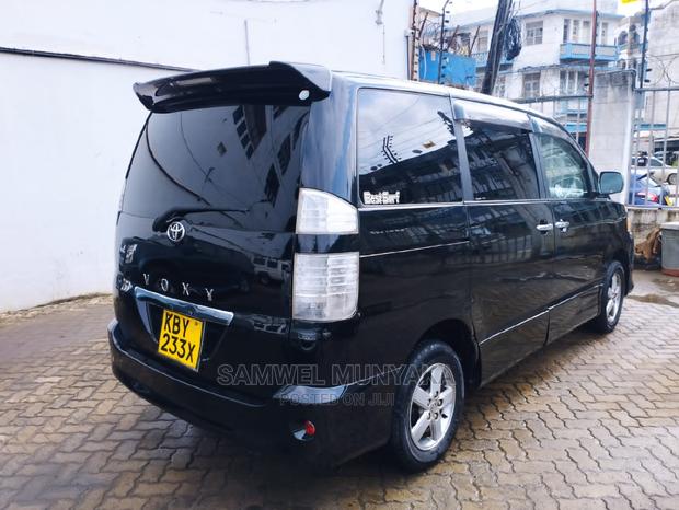 Pre-owned 2010 Toyota Voxy Black - Exceptional Condition!