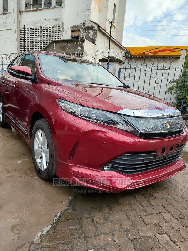 Red 2016 Toyota Harrier 2.0: The Ultimate Combination of Style and Power