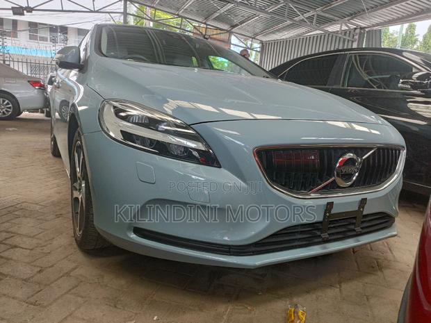 2019 Volvo V40 Blue: Stylish Scandinavian Hatchback