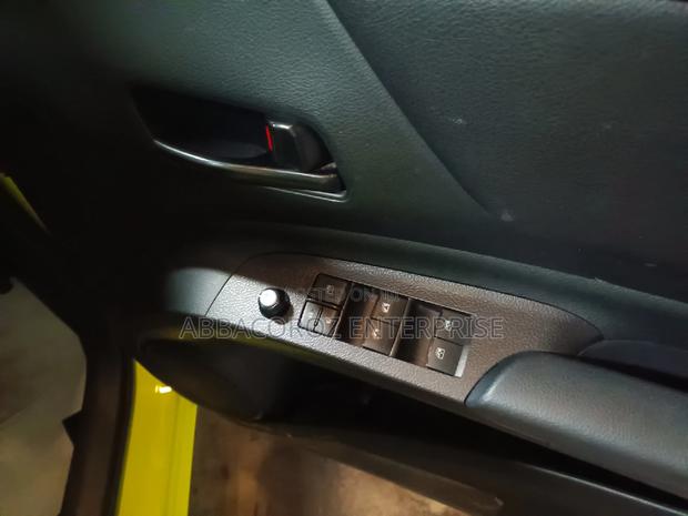 Toyota Sienta 1.5 FWD (6-seater) 2016 Yellow