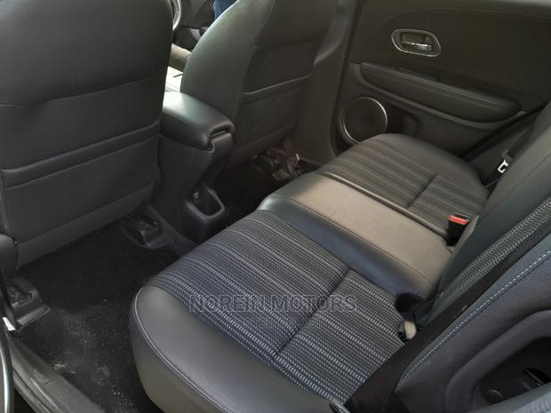 Honda Vezel 2016 Black - Spacious and Stylish Compact SUV