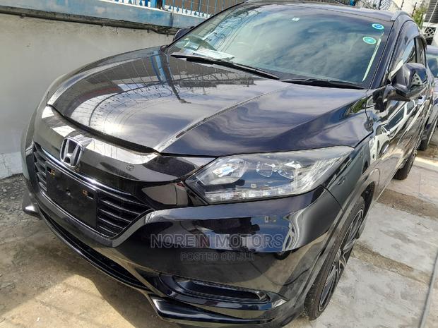 Honda Vezel 2016 Black - Spacious and Stylish Compact SUV