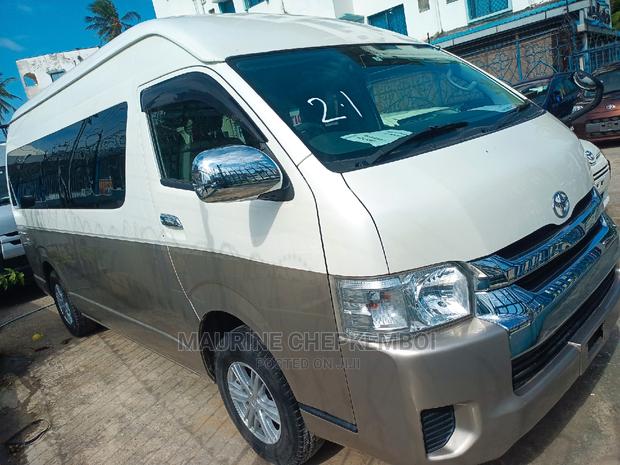 Toyota HiAce 2016 White