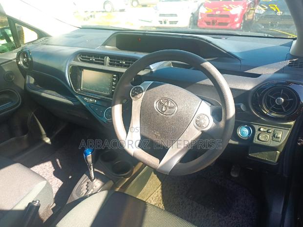 Toyota Aqua 2016 Gray