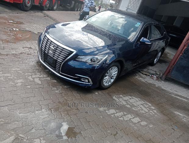 New 2016 Toyota Crown Black - Stylish Sedan Available