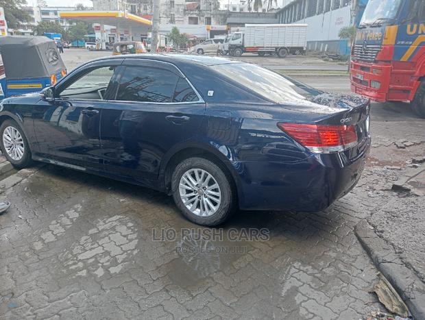 New 2016 Toyota Crown Black - Stylish Sedan Available