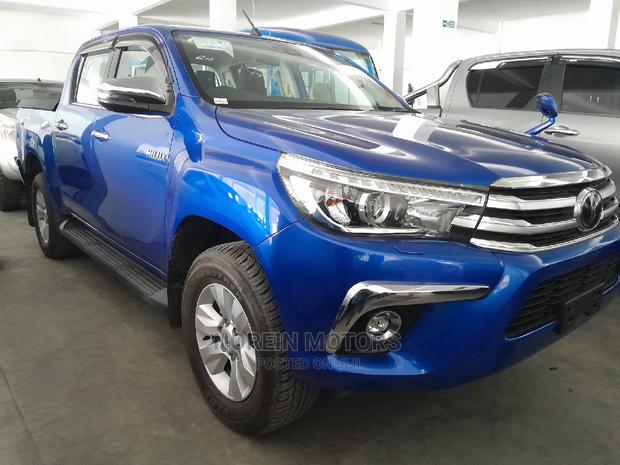 2016 Toyota Hilux Blue: Reliable and Efficient