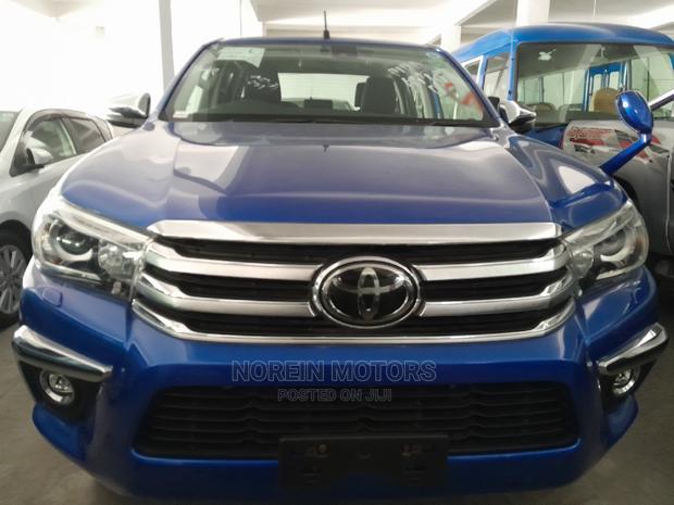 2016 Toyota Hilux Blue: Reliable and Efficient