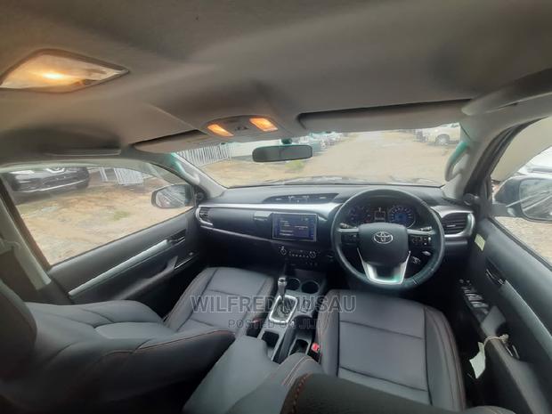 2016 Toyota Hilux in Gray - Second-hand Truck Offer