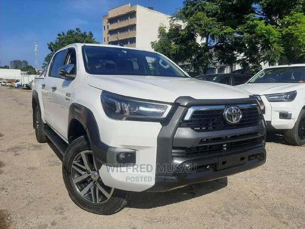 2016 White Toyota Hilux - Used with Confidence, Drive with Ease