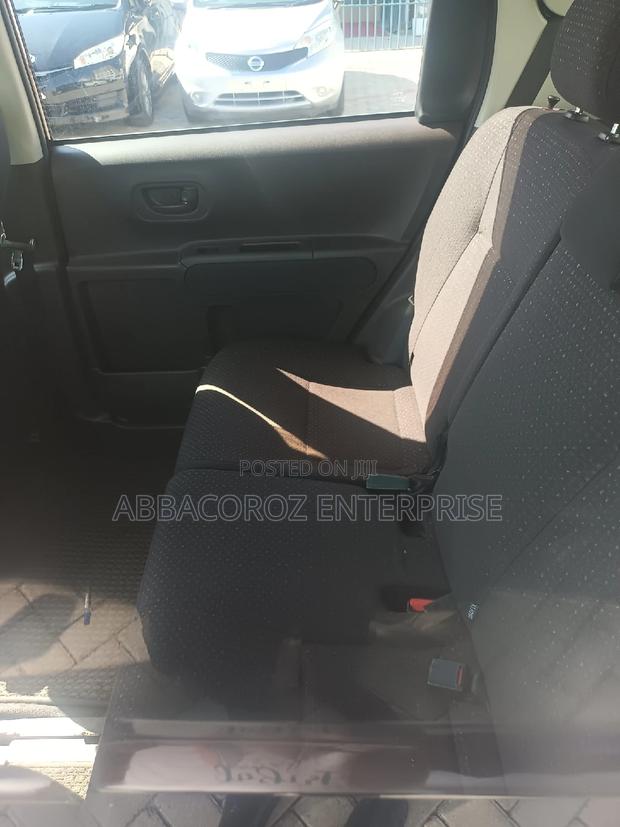 Toyota Spade 2016 Brown