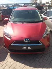 Toyota Sienta 2016 Red for sale