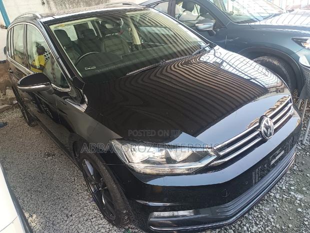 Volkswagen Touran 2016 Black