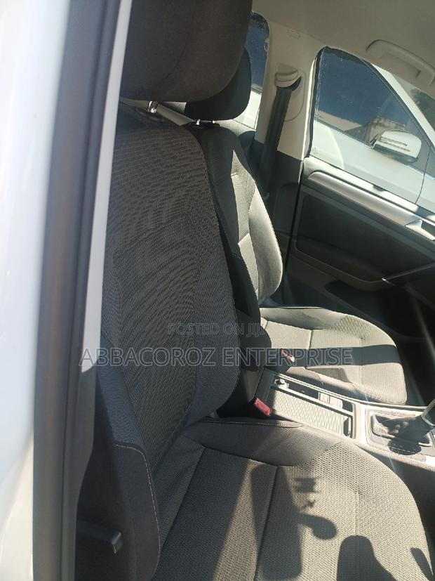 Volkswagen Golf 2016 White