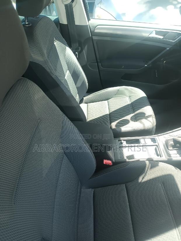 Volkswagen Golf 2016 Blue