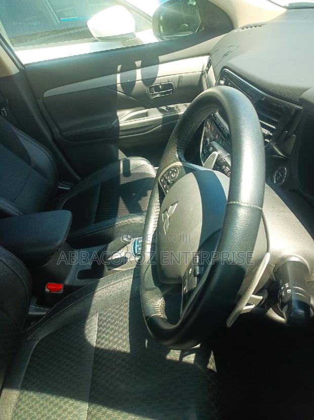 Mitsubishi Outlander 2016 Silver