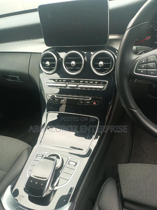 Mercedes-Benz C180 2016 Black