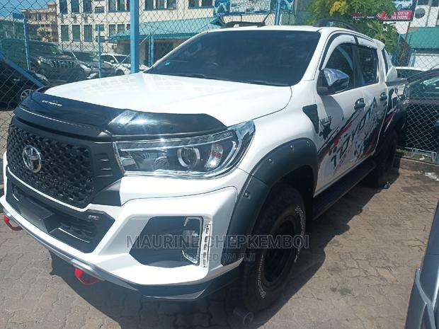 Toyota Hilux 2016 White