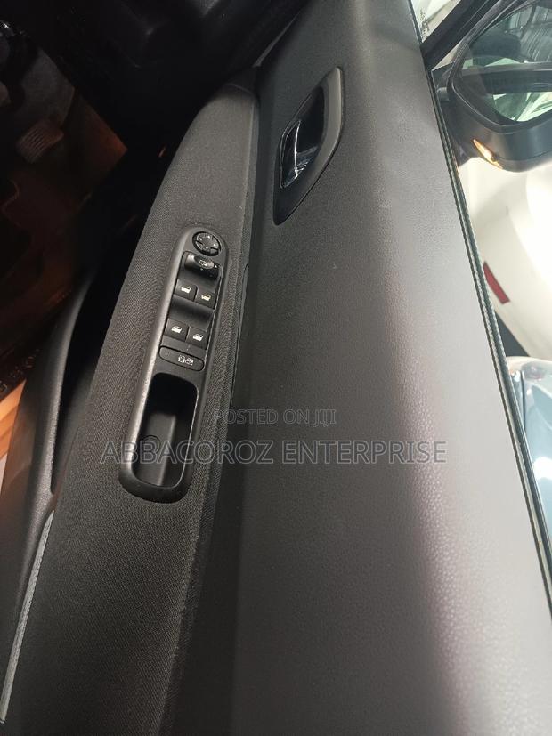 Peugeot 5008 2017 White