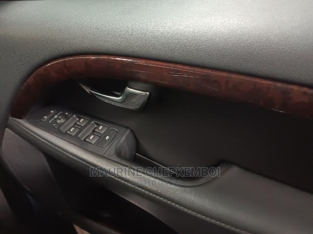 Volvo V70 2016 Gray