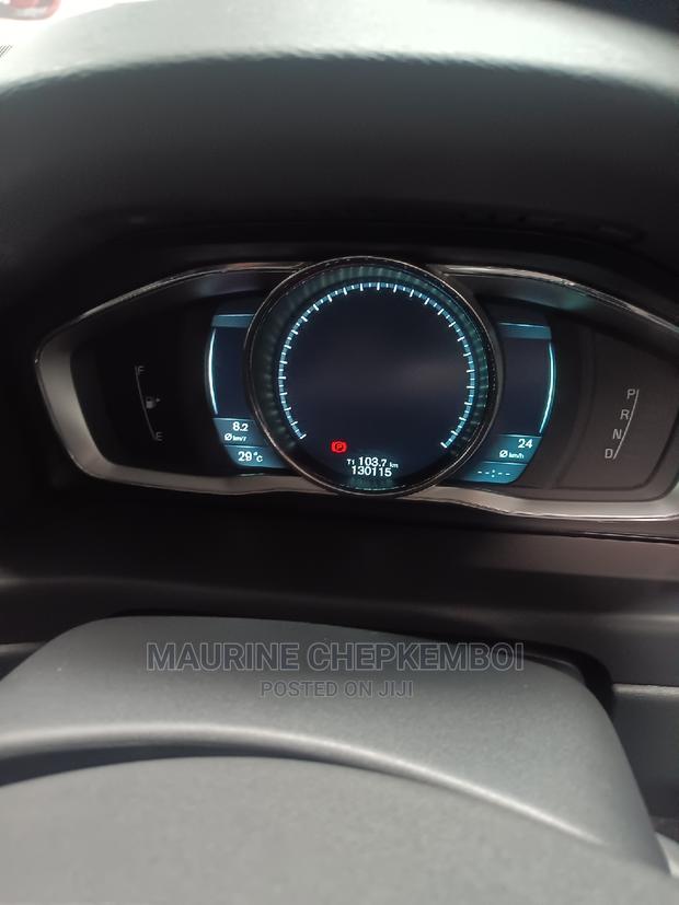 Volvo V70 2016 Gray