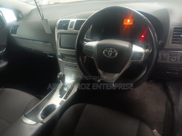 Toyota Avensis 2016 White