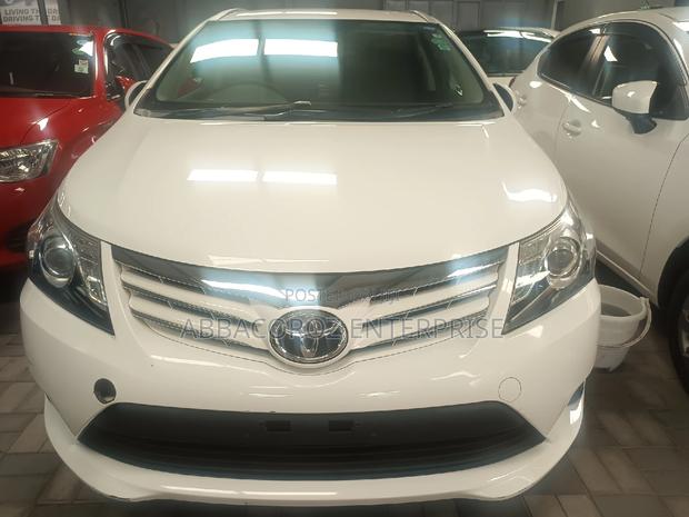 Toyota Avensis 2016 White