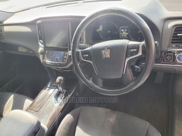 2016 Toyota Crown Off-White Leather Interior Car For Sale