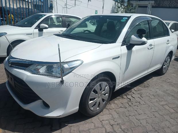 Toyota Axio 1.5 Hybrid 2WD 2016 White