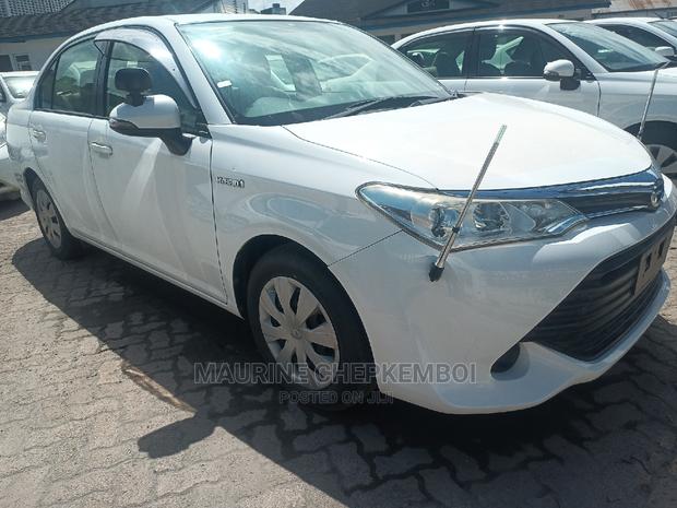 Toyota Axio 1.5 Hybrid 2WD 2016 White