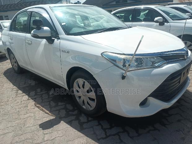 Toyota Axio 1.5 Hybrid 2WD 2016 White