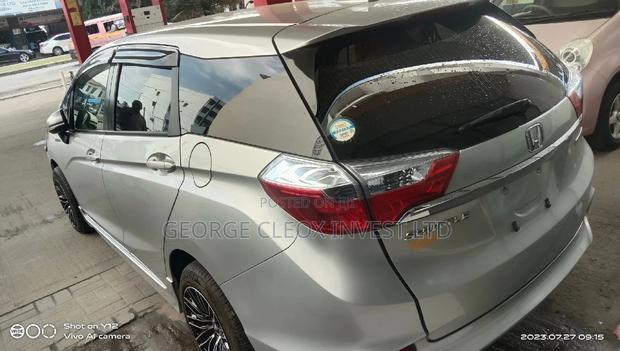 Honda Fit Shuttle 2016 Silver