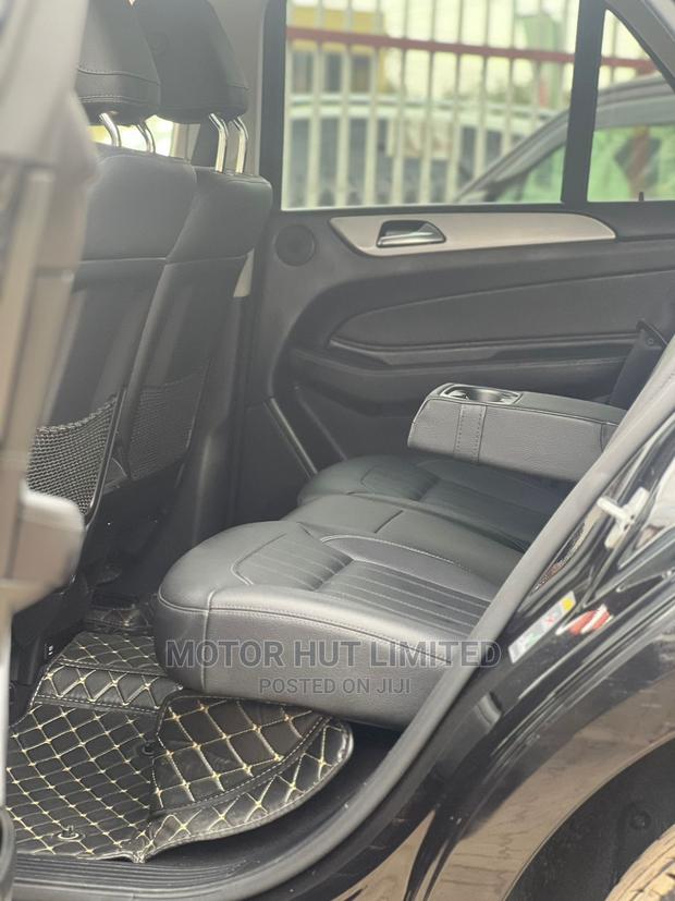 Luxury SUV: 2016 Mercedes-Benz GLE-Class GLE 250d 4MATIC