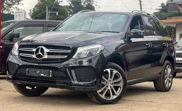 Luxury SUV: 2016 Mercedes-Benz GLE-Class GLE 250d 4MATIC