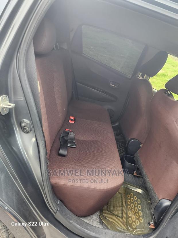 Toyota Vitz 1.0 FWD 5dr 2011 Black - Stylish and Reliable