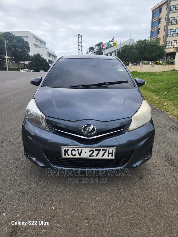 Toyota Vitz 1.0 FWD 5dr 2011 Black - Stylish and Reliable